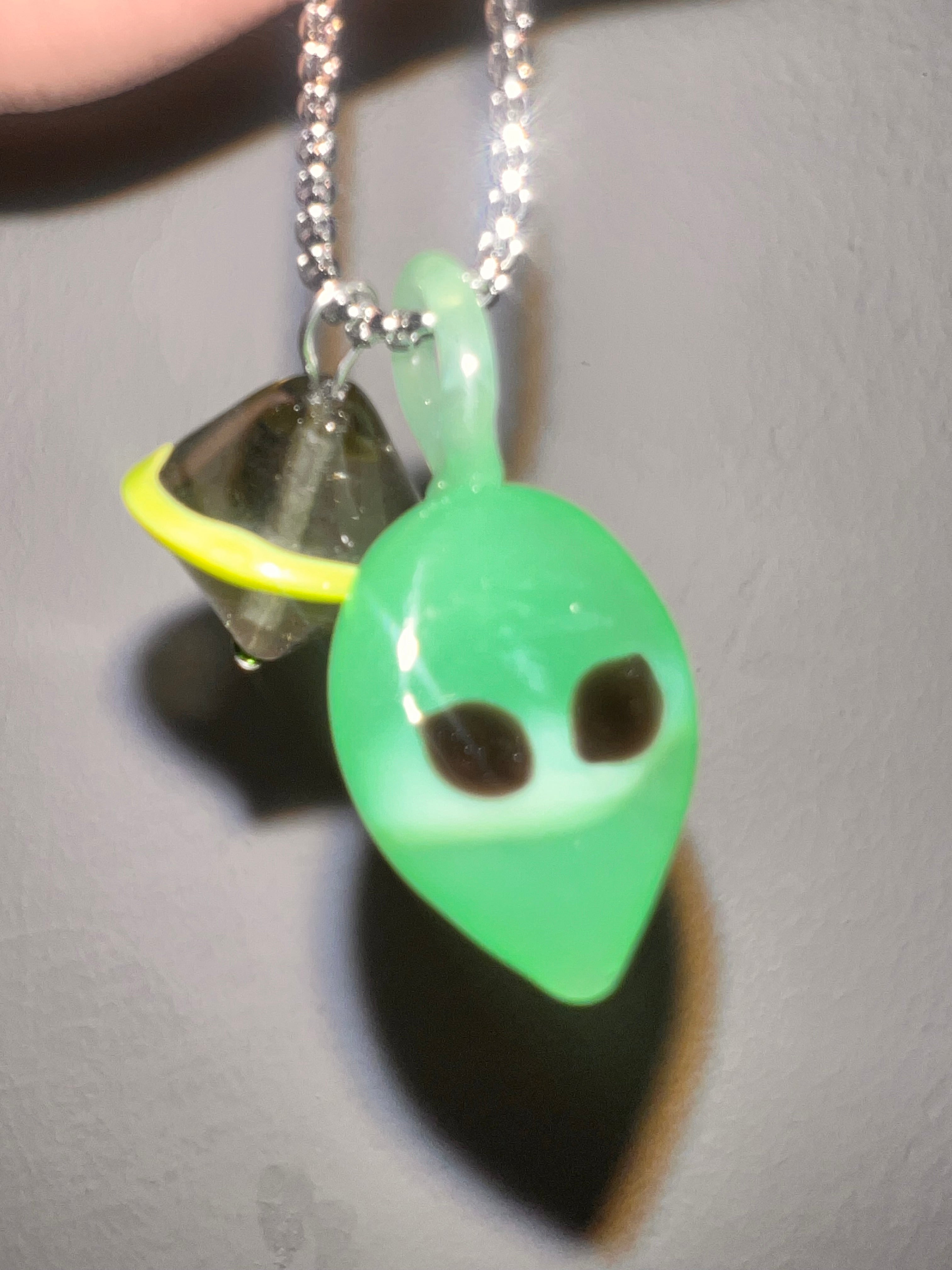 WOW Alieno charm in vetro di Murano